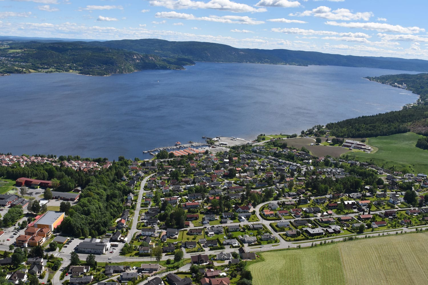 Drammensfjorden og Åskollen fra lufta
