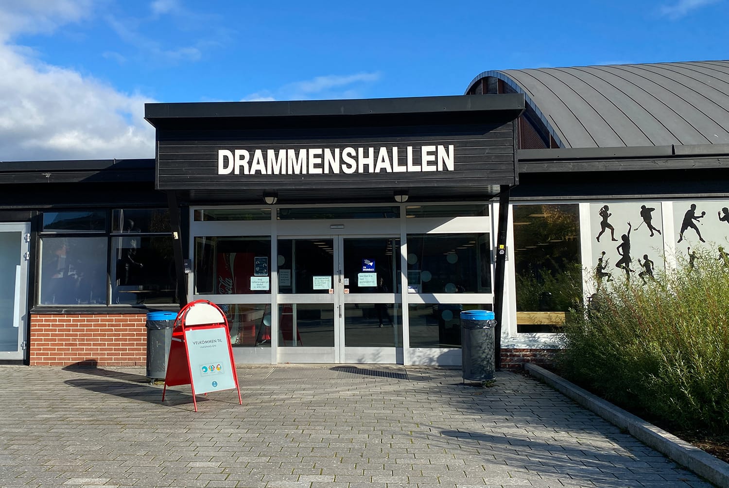 Inngangspartiet til Drammenshallen